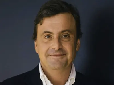 Carlo Calenda raccomanda Finexora